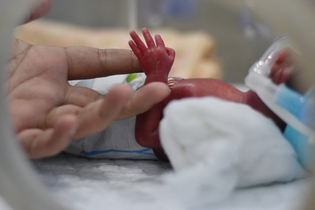preemie baby in nicu